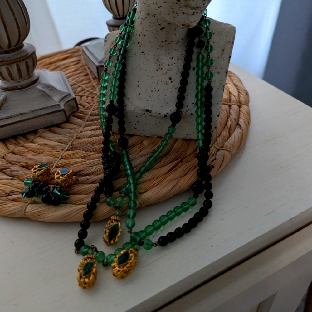 Stunning! Vintage Freirich Necklace & Earrings! Green & Gold